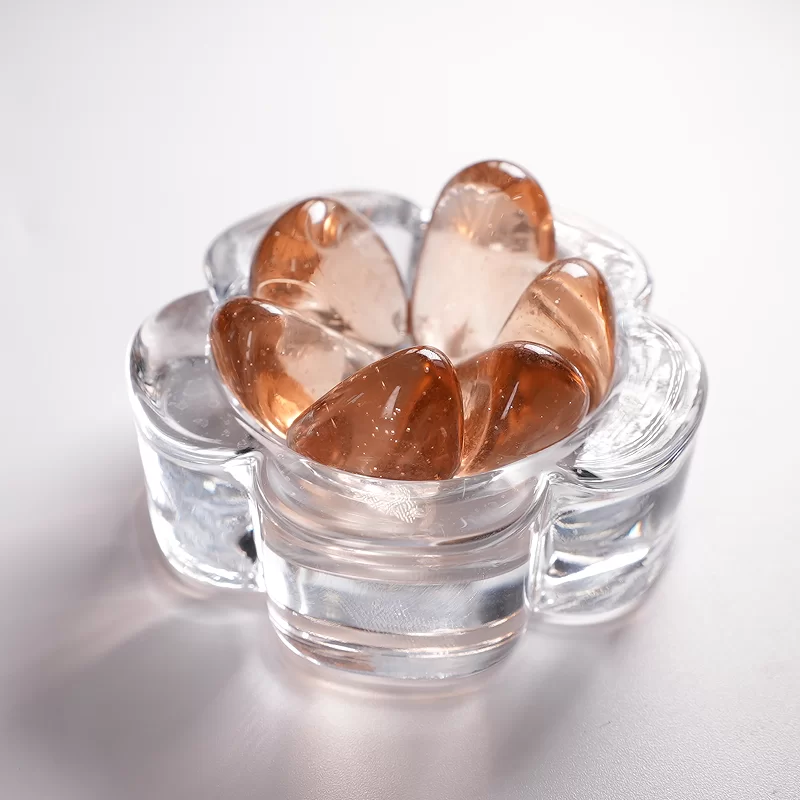 Manik kaca berwarna digunakan untuk batu pelekat dan hiasan