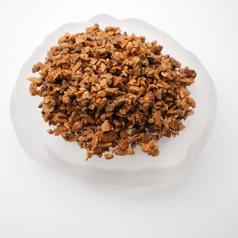 Batu kerikil dihancurkan untuk terrazzo